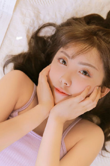 公交车上男子用下体狂戳女子腿部